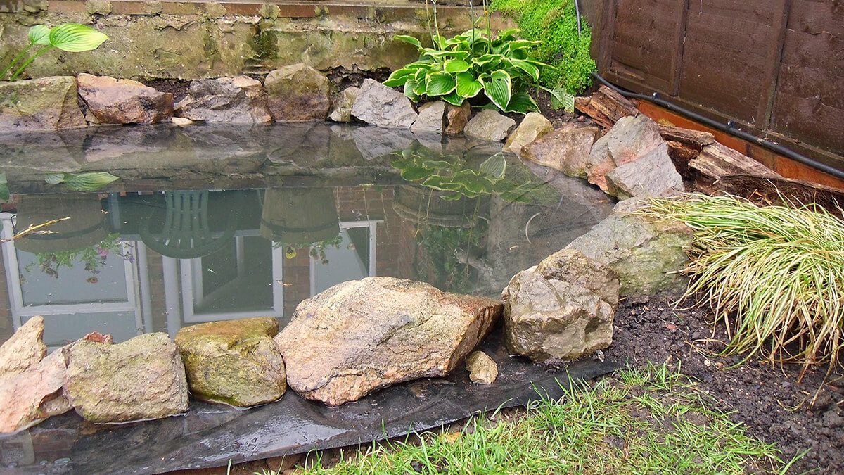 Leistungen Gartenteich einzäunen