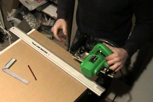 Arbeitsplatte schneiden