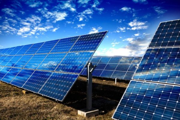 Installation von Photovoltaikanlagen
