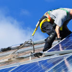 Solarmonteur mit Zertifikat für Installationsarbeiten