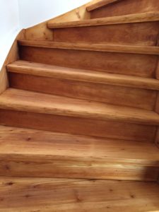 Treppe und Auftritt schleifen und ölen